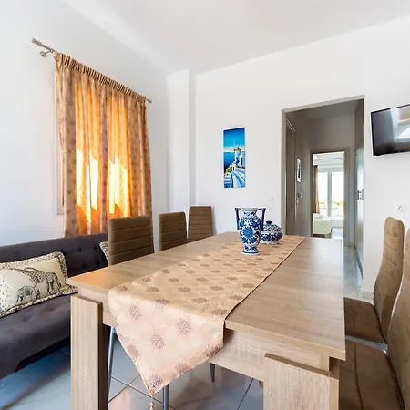 太阳景别墅酒店 Pýrgos