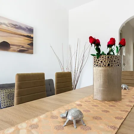 太阳景别墅酒店 * Pýrgos